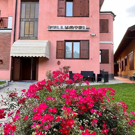 Fell Hotel Susa Bagian luar foto