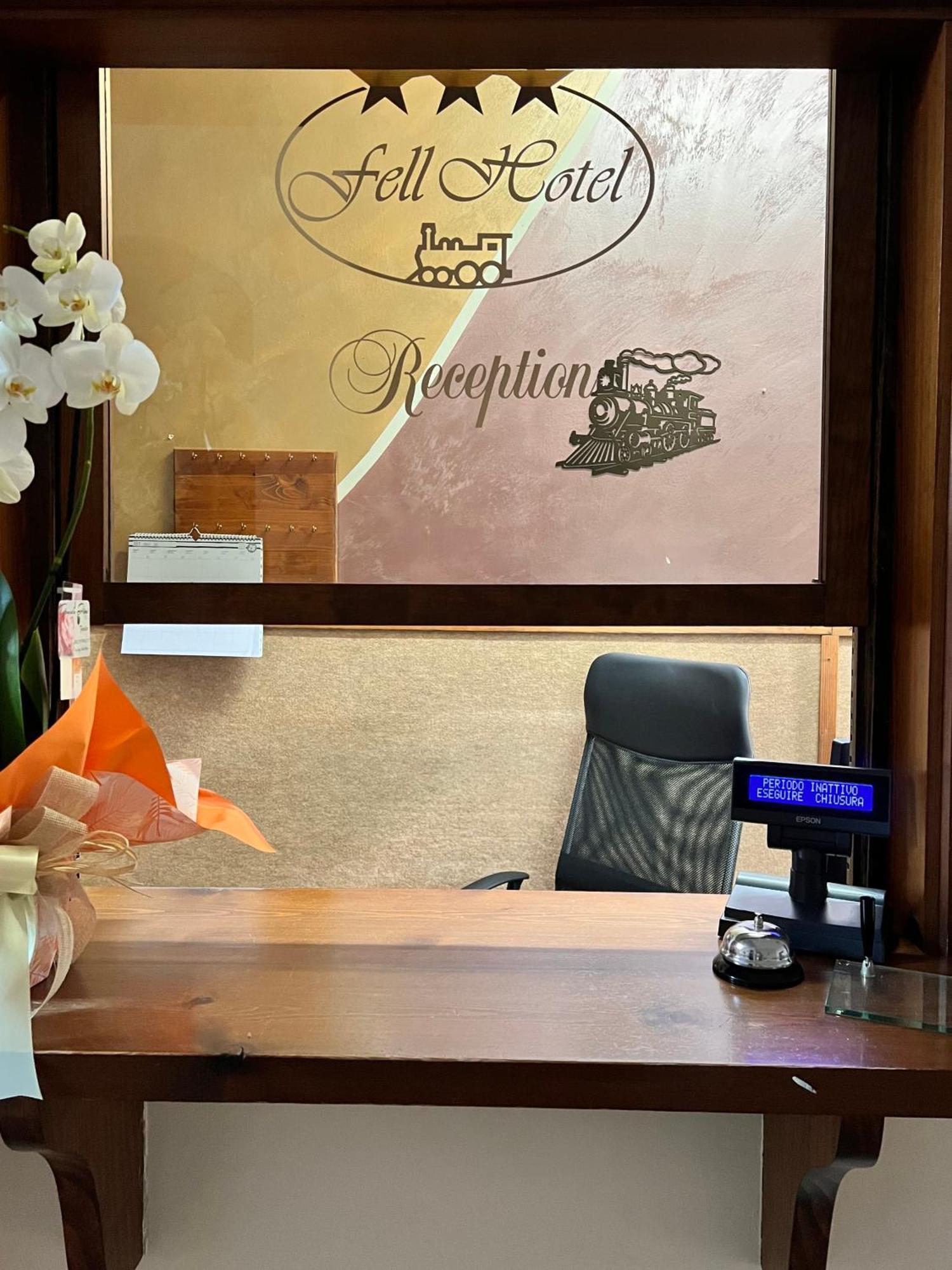 Fell Hotel Susa Bagian luar foto